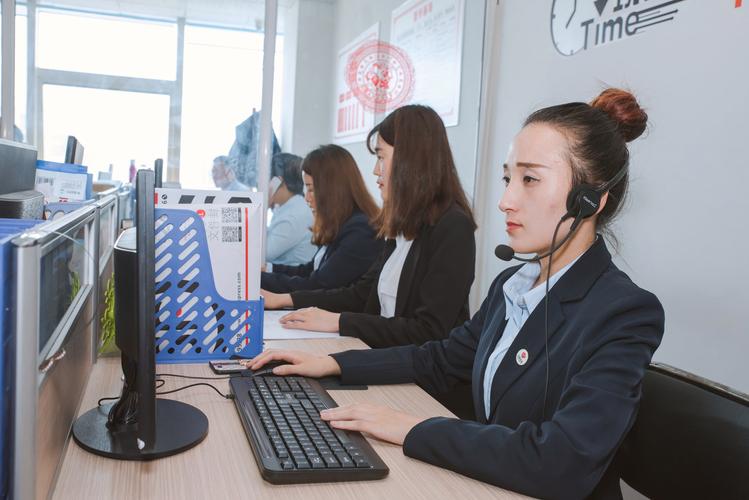 以技術(shù)創(chuàng)新引領(lǐng)未來(lái)，楊艷艷 科技賦能信息服務(wù)的先行者